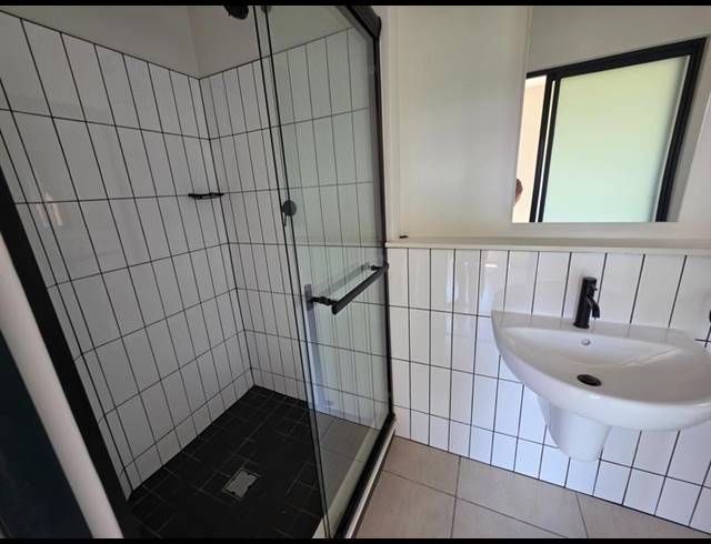 2 BEDROOM PROPERTY TO RENT IN MOOIKLOOF
